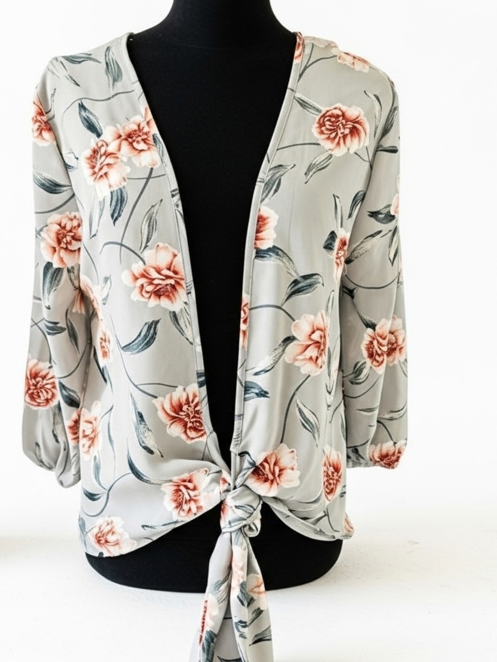 Light Blue Satin Label Top with Red Floral Accents Sz M (A60)